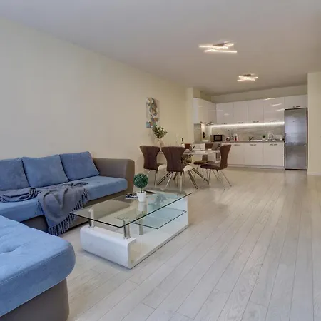 شقة Luxury Center In Grand Karavel فارنا