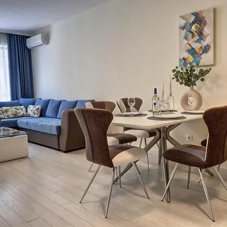 Luxury Center In Grand Karavel فارنا