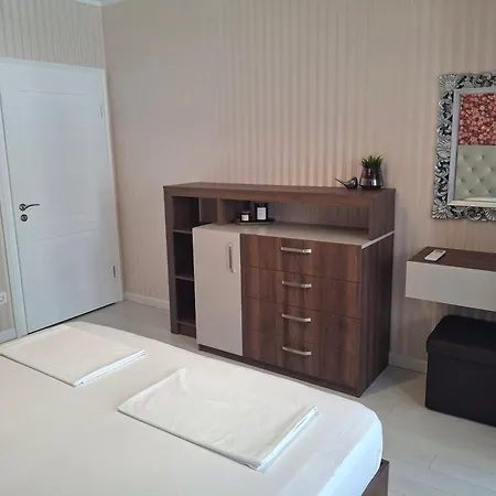 Luxury Center In Grand Karavel Apartament